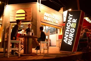 Anthony Burger Fachada