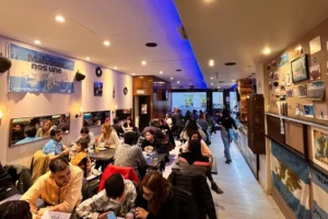 Blue Bar Café & Restó Interior