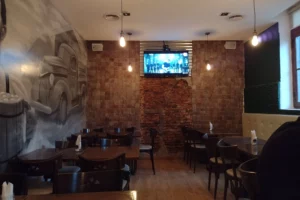 Cerveceria Lowther Comodoro Interior