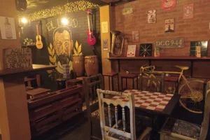 El Loco Heraldo Interior