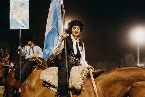 Fiesta Nacional del Caballo y la Tradición Fachada