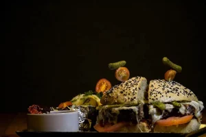 Konna Microcervecería Hamburguesa
