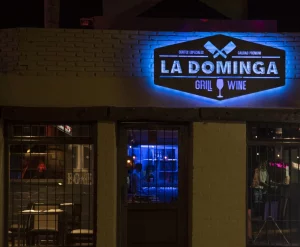La Dominga Grill & Wine Fachada