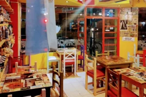 Pizzería la Autentica Interior