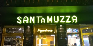 Santa Muzza Pizzería Fachada