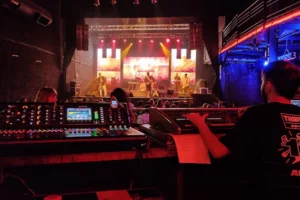 Tribus Club de Arte Controles y Sonido
