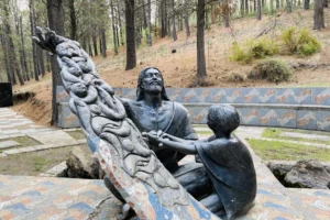 Vía Christi en Junín de los Andes Escultura
