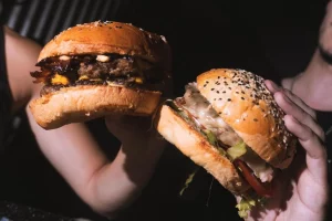 Yucca Burgers & Sandwiches Hamburguesas