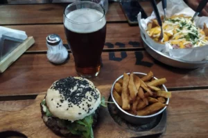 Malta Cervecería Hamburguesa