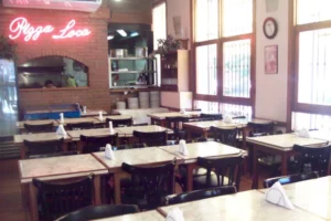 Pizza Loca Interior