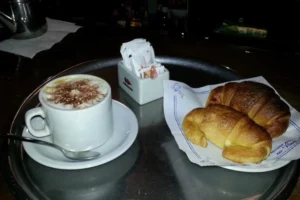 Punto Rosso Café