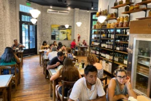 Urquiza Bodegón Interior