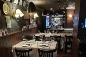 La Cabrera Interior