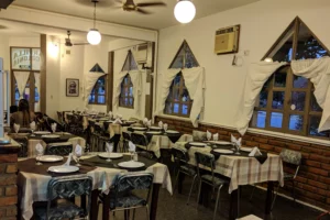 Parrilla La Colonia Interior