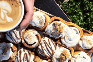 Al Grano bar cinnamon rolls