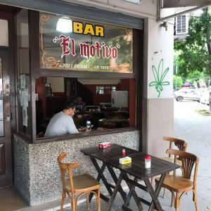 El Motivo Bar fachada