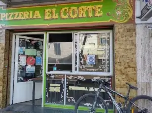 El Corte Pizzería fachada