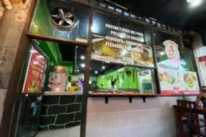 El Pollo Rico restaurante peruano fachada