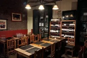 El Remanso parrilla salón