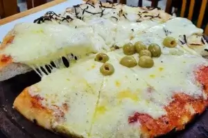 Pizzería El Cuartito pizza