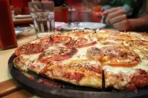 Pizzería Guerrín pizza