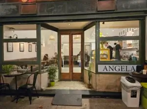 Angela Deli Coffee Fachada