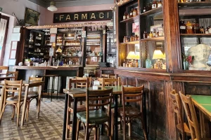 La Farmacia Restobar Interior