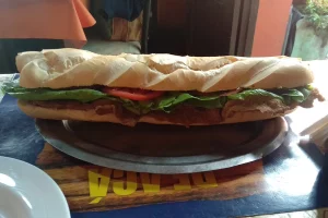 Parrilla De Aqui A La Esquina sánguche