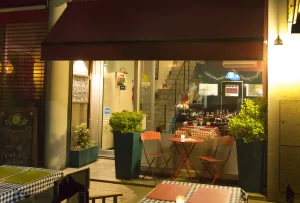 Laztana Bistro Fachada