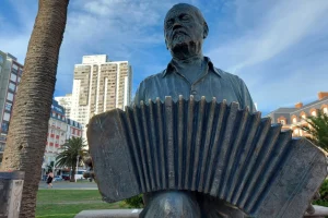 Plaza del Milenio Estatua