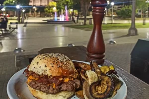 Restó Primos Hamburguesa