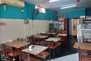 Pizzería La Nueva Interior