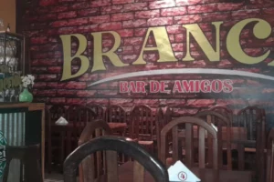 Branca Bar de Amigos Interior